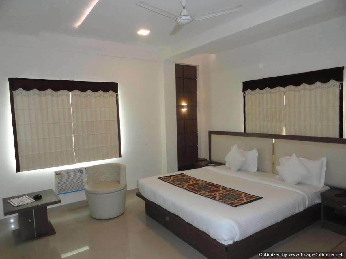 Fabhotel Plus Maniram Palace Agra  Exterior foto